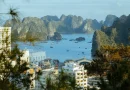 halong i vietnam